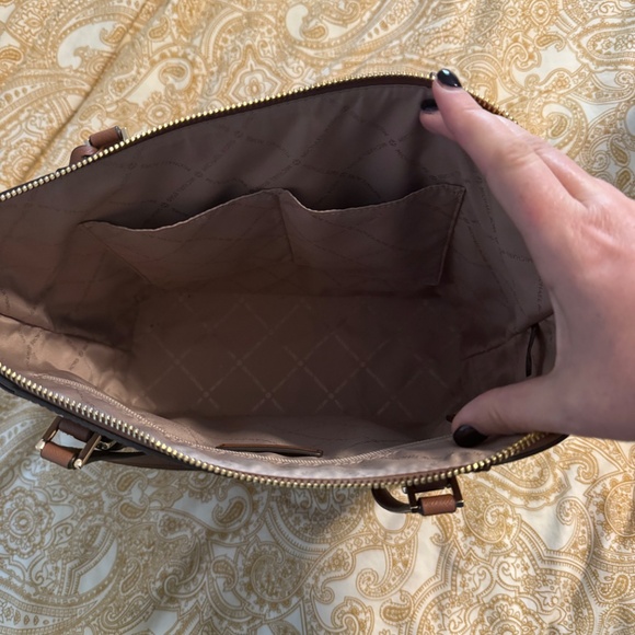 Michael Kors tote - Picture 3 of 3